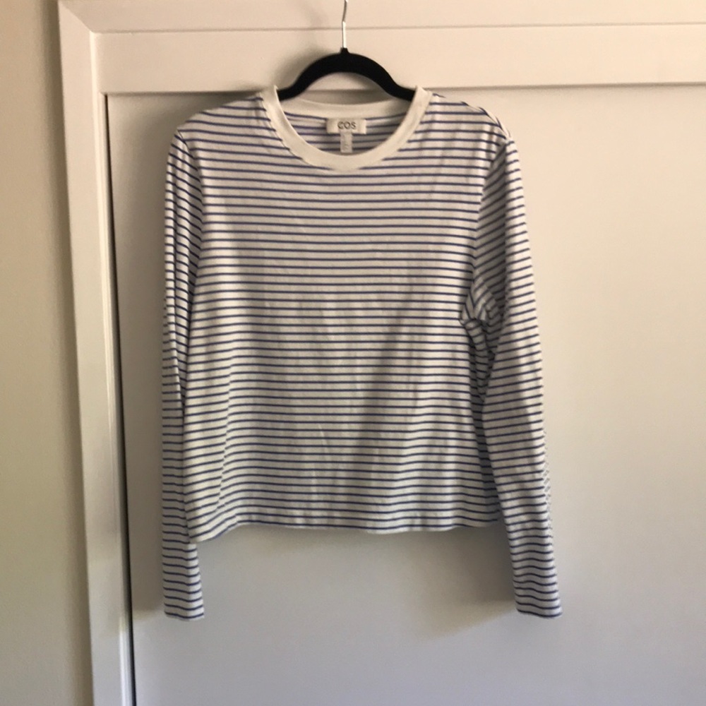 COS heavyweight slim-fit long sleeve striped tee. Size L.